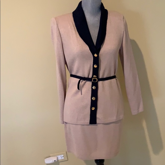 ST. JOHN JACKET & SKIRT - Picture 2 of 15